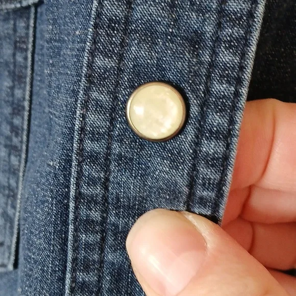 Women's DuluthFlex Pearl Snap Button Up Denim Shirt - Picture 5 of 8
